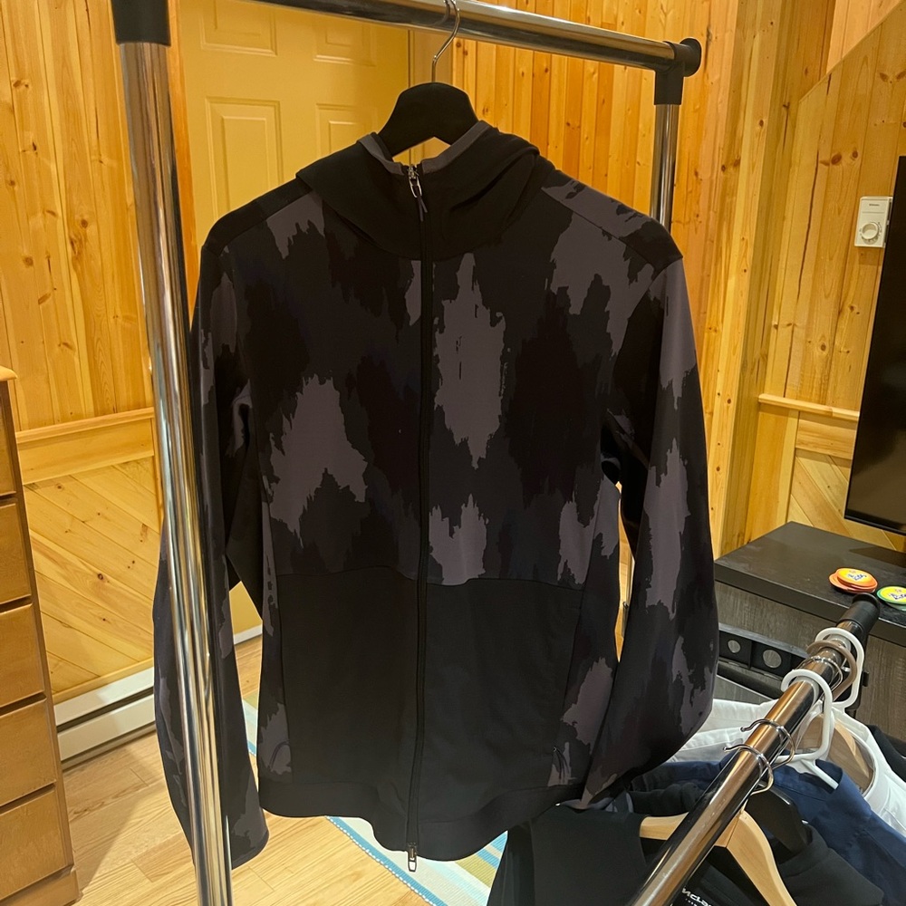 lululemon athletica Black and Gray Men's Sweater